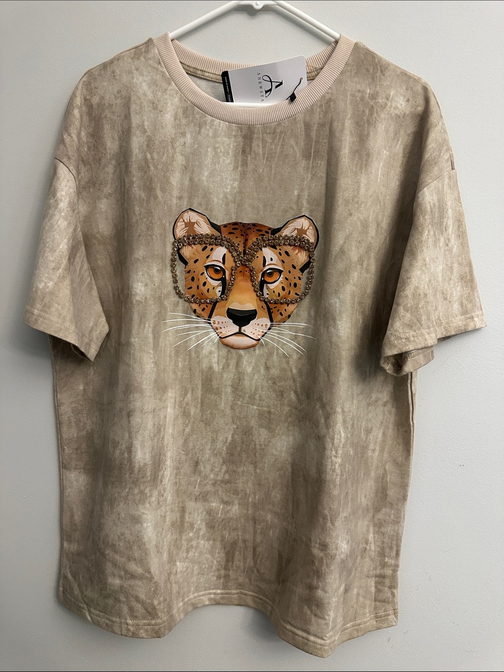 Women’s Leopard Graphic Tee - Beige Taupe Sz.S New!
